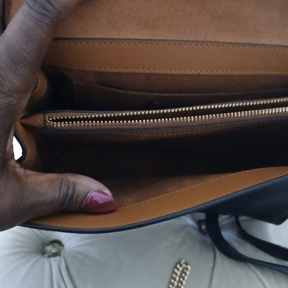 Coach - Picture 4 of 6